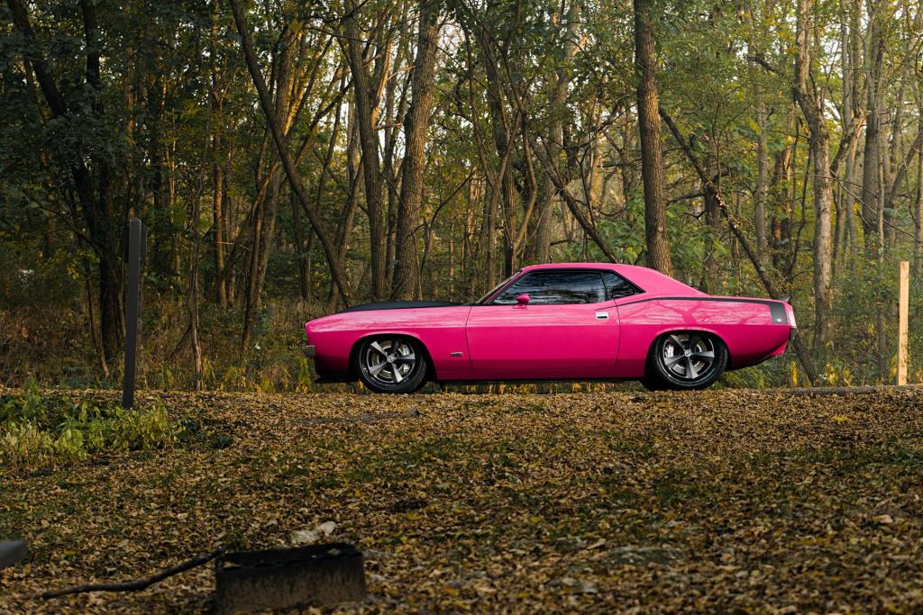 1970 Plymouth Cuda side profile